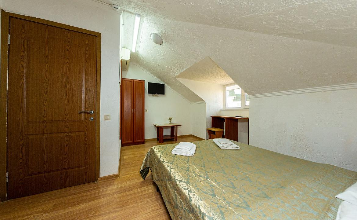 Четырёхместный Семейный (мансарда). Отель Анапа Патио. Анапа