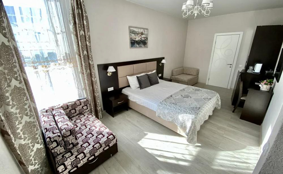 Четырёхместные номера комфорт. "Брио" частный сектор. Геленджик