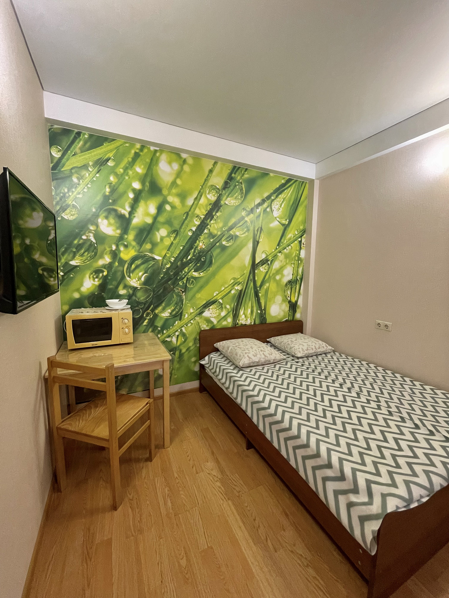 . Муза . Адлер