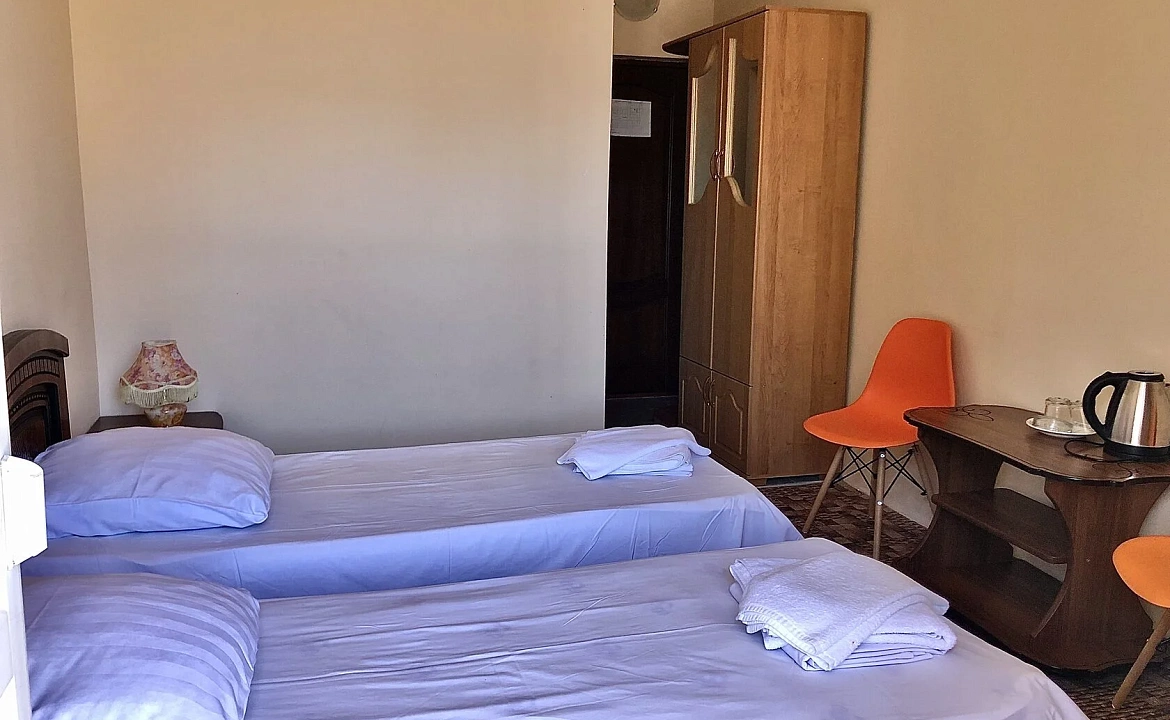 Эконом. Отель Глобус. Лоо Эконом. Отель Глобус. Лоо