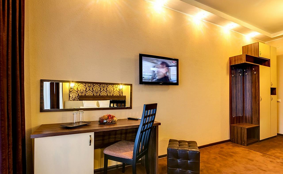 Полулюкс. Отель Сальвадор. Геленджик