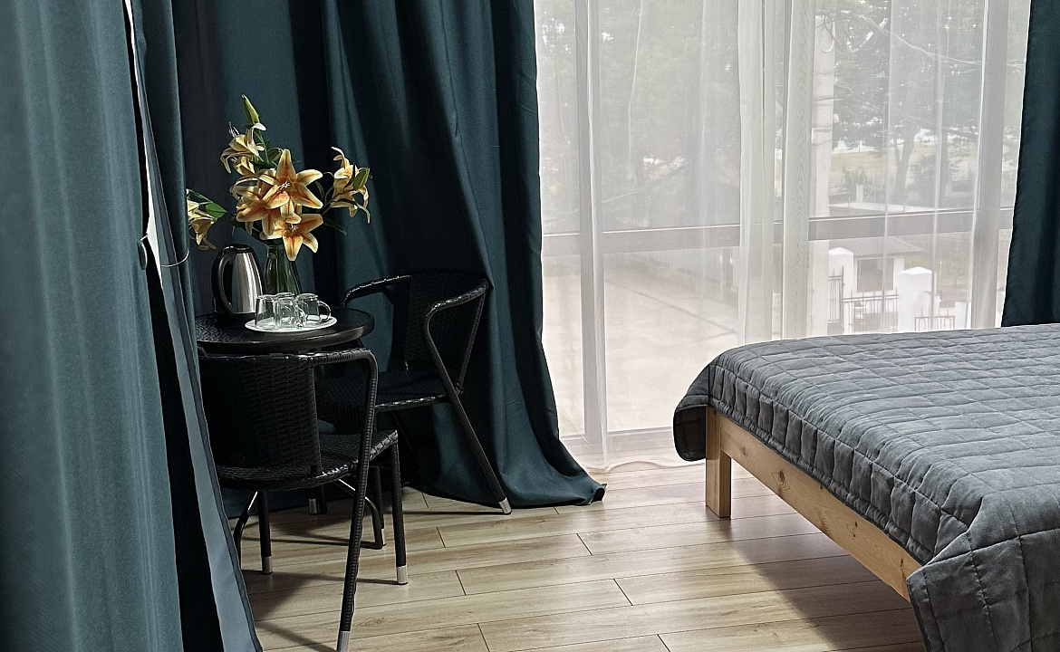 Полулюкс с видом на море. Лилия. Гудаута Полулюкс с видом на море. Лилия. Гудаута