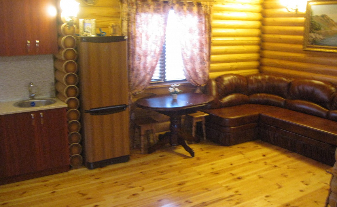 Дом гостевой целиком из 3-х комнат. Гостевой дом Сруб. Отдых с детьми