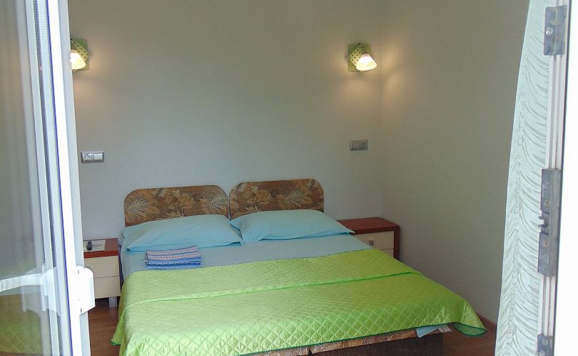 Трехместный номер-студия 