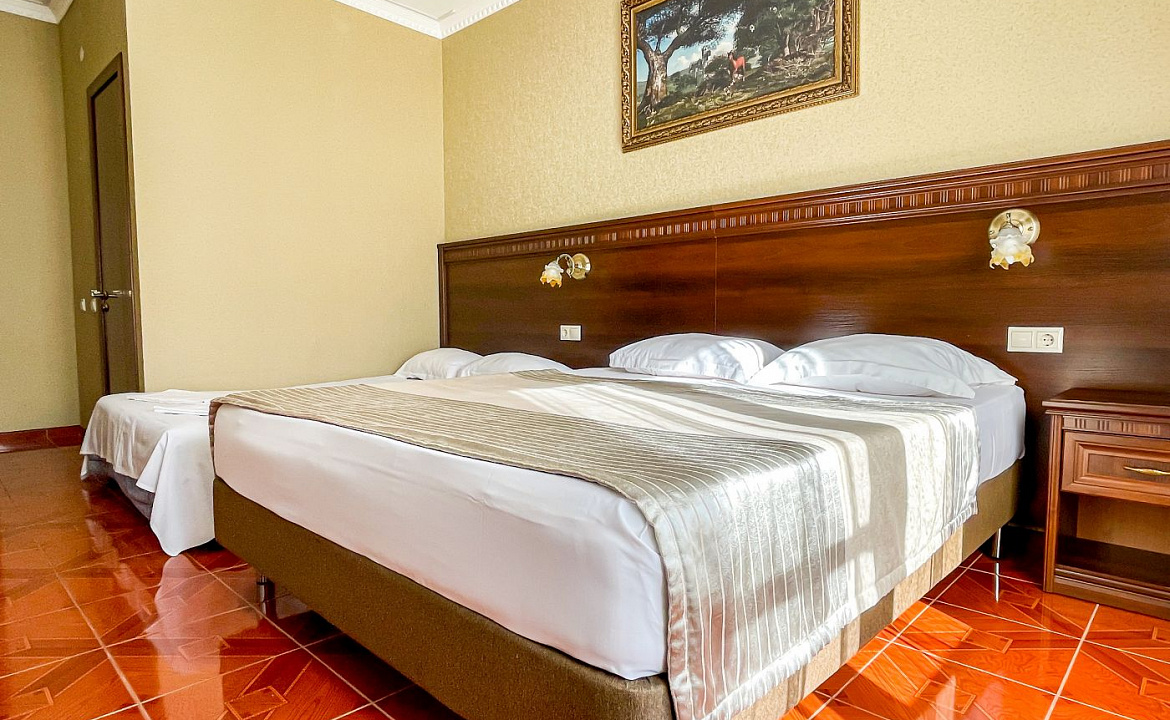 Полулюкс 5-ти местный (с балконом). Anzhelina Family Hotel. Витязево