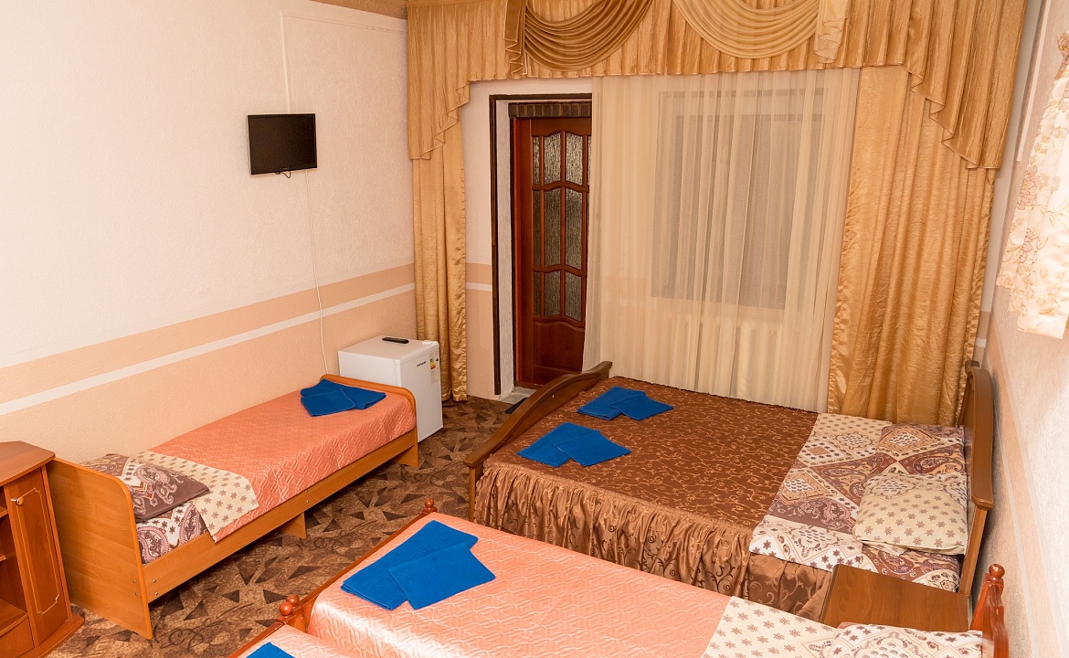 Пятиместный номер класса стандарт со всеми удобствами. Гостевой дом "Ника" - Анапа. Анапа