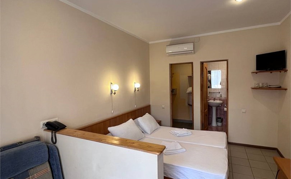 Стандартный 2-х местный номер с двумя раздельными кроватями. Отель "Галотель". Адлер