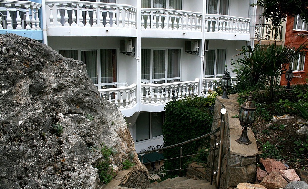 Комфорт (вид на горы). Hotel & Osteophaty center "Lotus". Утёс