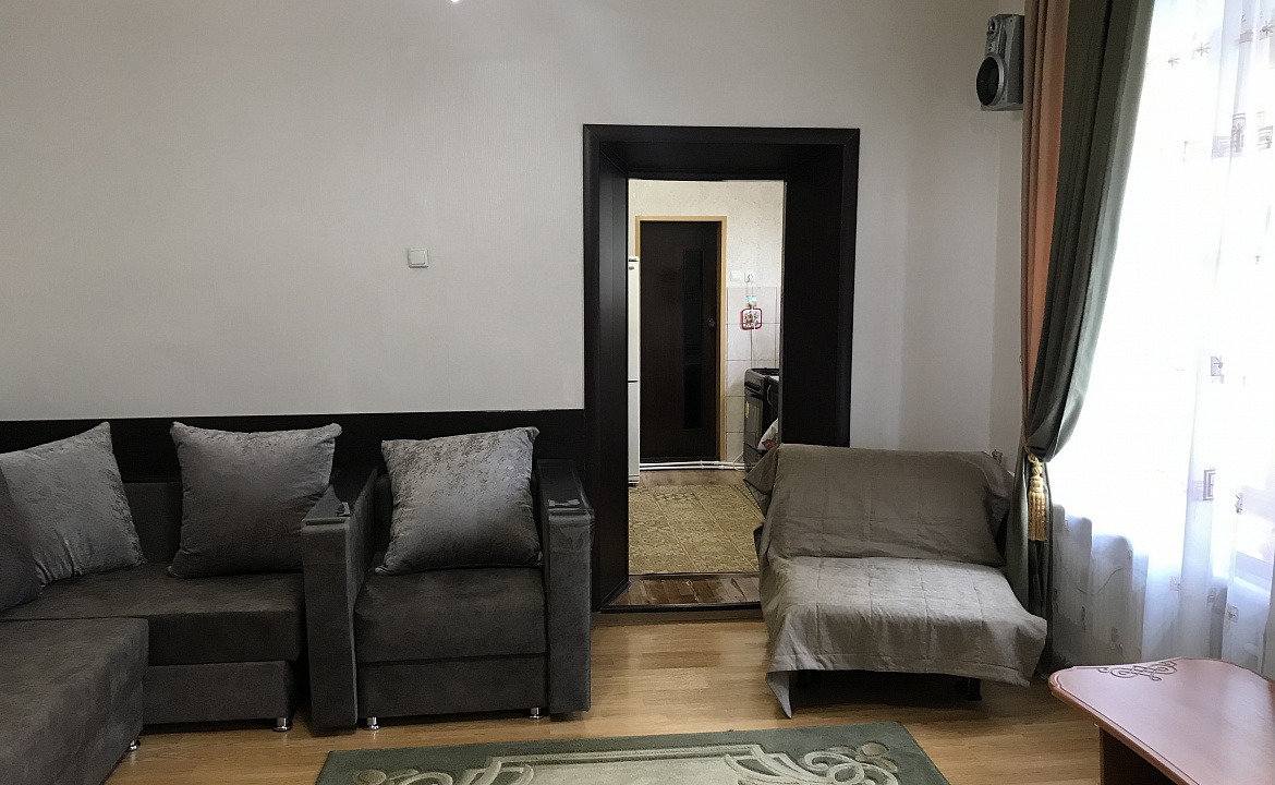 Апартаменты . Гостевой дом Алмаз . Ейск