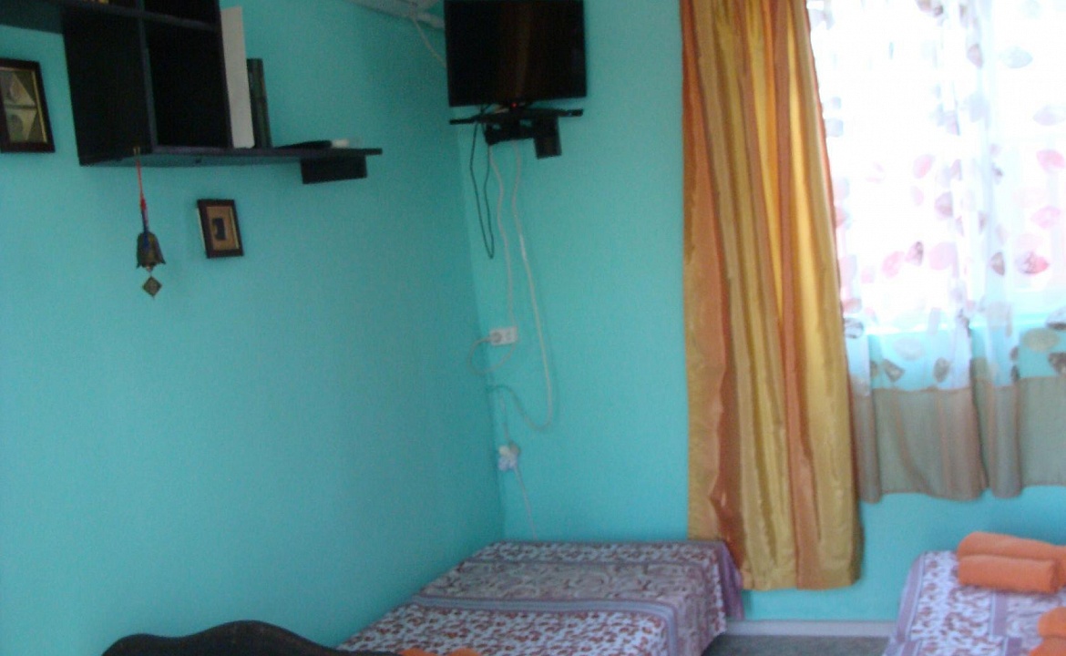 Трехместный комфорт. Гостевой дом SunnyHouse. Витязево