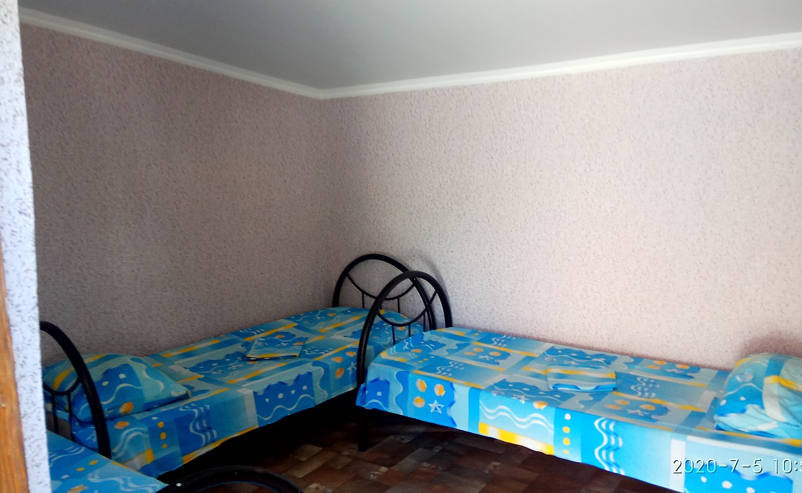 4-местный номер (Эконом). Частный сектор Гостевой домик на у моря. Ейск