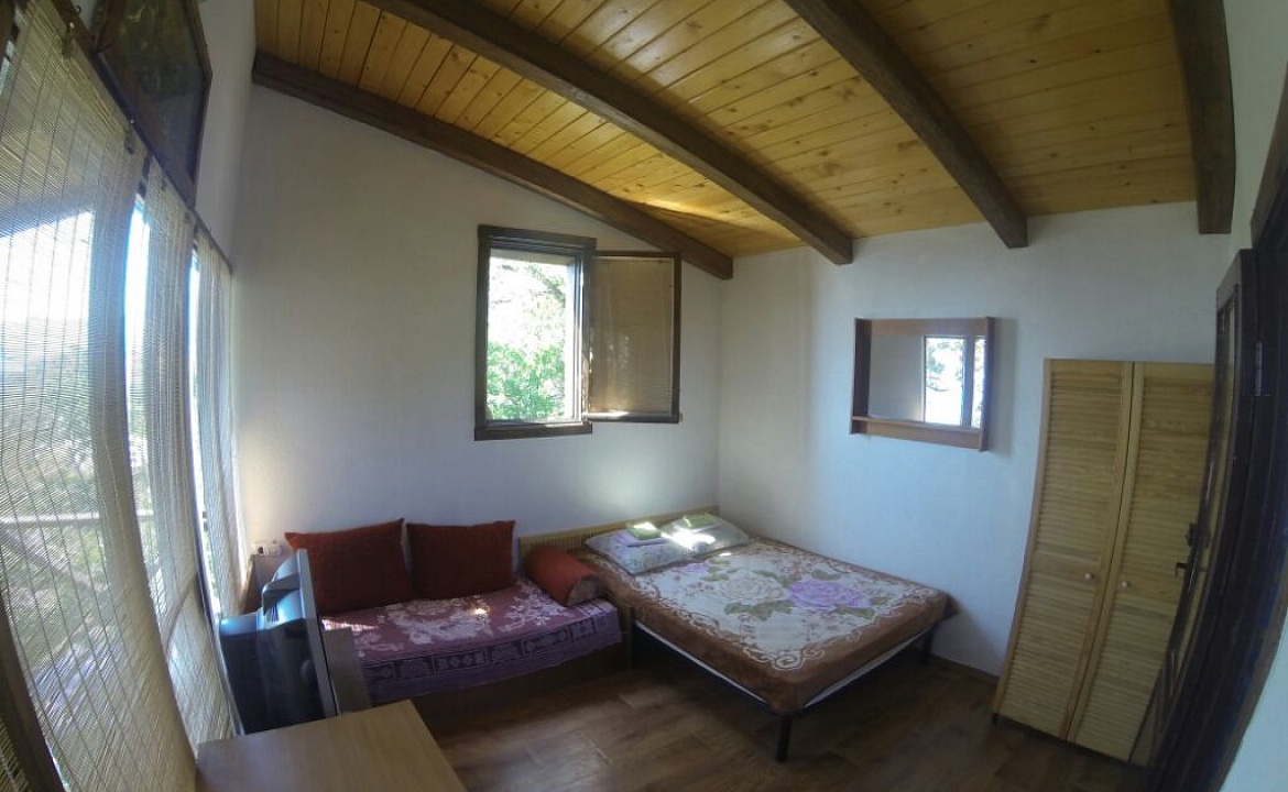 Номер «На дубах». Гостевой дом ПОНИЗОВКА. Понизовка