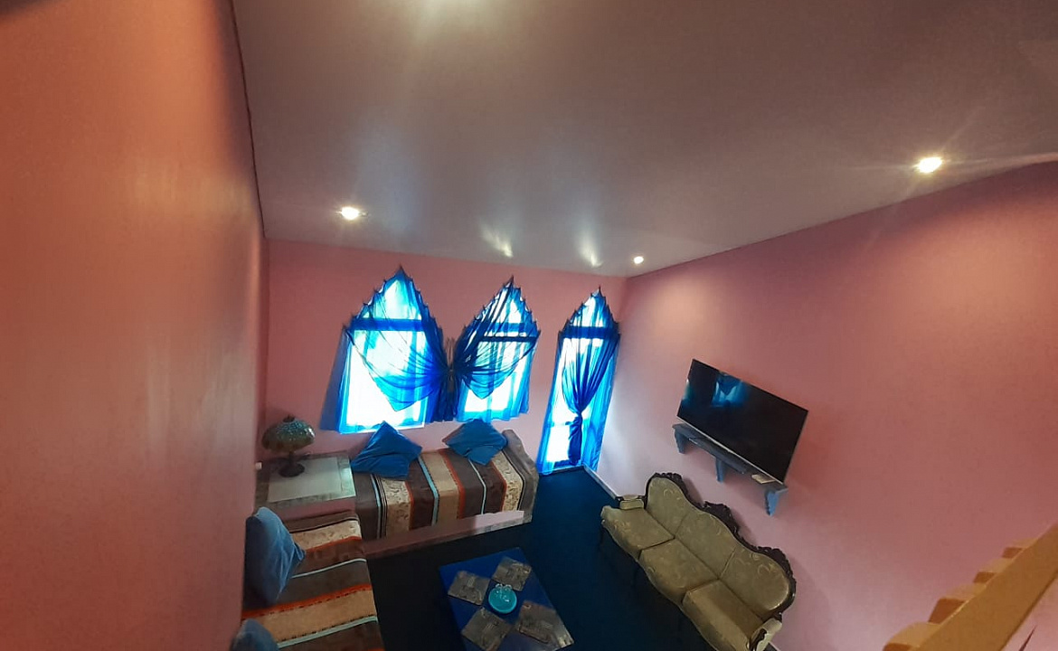 Дуплекс . "Бунгало". Пицунда