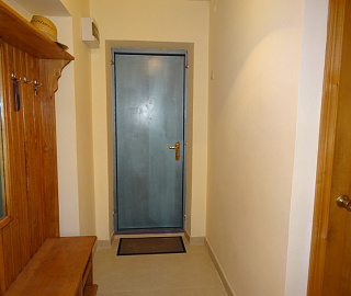 Квартира. Квартира в многоквартирном доме Лакоба 28, кв. 13. 