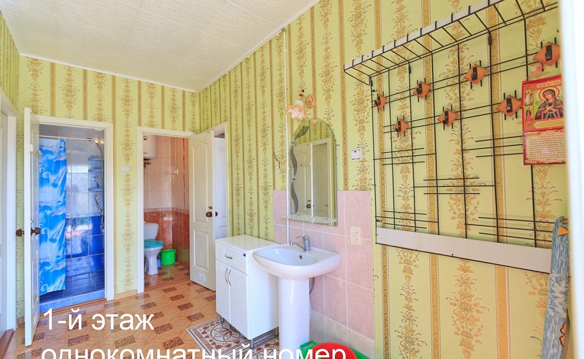 Для весёлой компании. Гостевой дом "Бирюза". Орджоникидзе