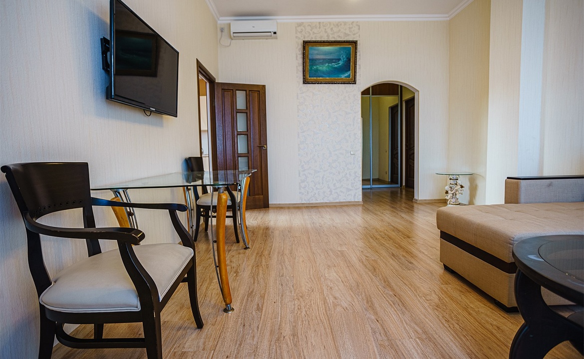 Апартаменты двухкомнатные люкс с террасой 1. Гостевой дом Лиана. Ливадия