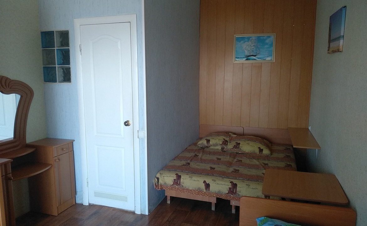1-й этаж 2-ой номер. Гостевой дом "Орджо и Море". Орджоникидзе