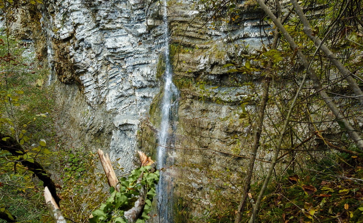 Водопад Перун. Фото взято с сайта: http://tuapsim.ru/