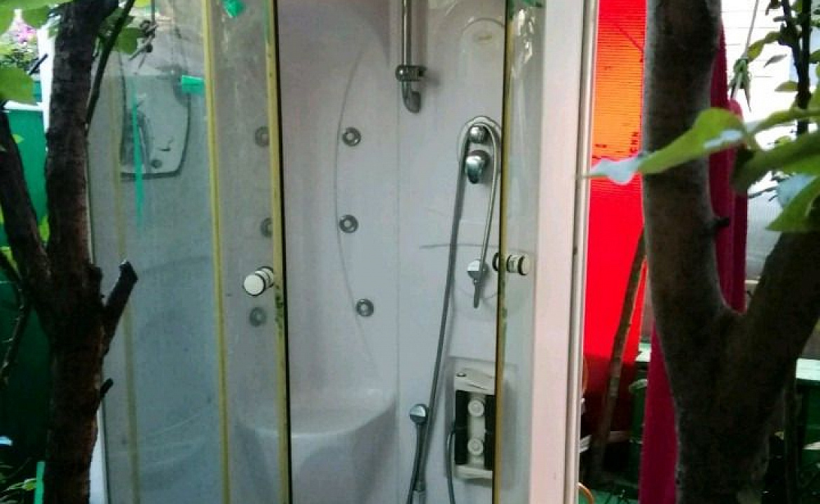 Комната 14 м² в 4-к, 1/1 эт.. Квартира в многоквартирном доме Комната 14 м² в 4-к, 1/1 эт.. Ейск