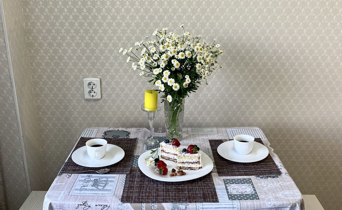 Квартира с великолепным видом на Горы и Море. Квартира в многоквартирном доме C видом на Горы и Море на Дмитриевой 56. Сочи