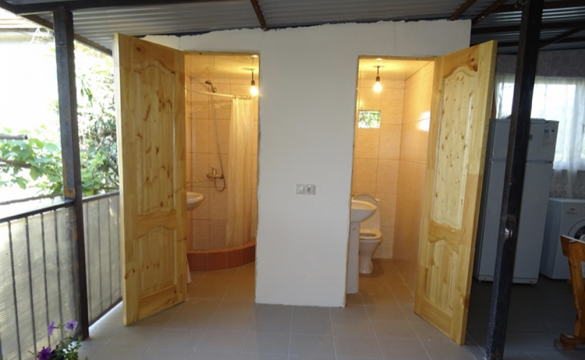 Трёхместный . Частный сектор Гостевой дом «Соломон». Сухум