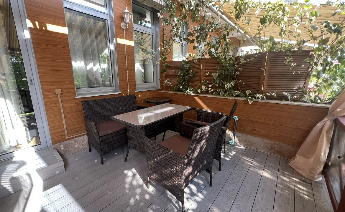 Апартамент с террасой 14к2. Светлая квартира с террасой и морем. Дагомыс