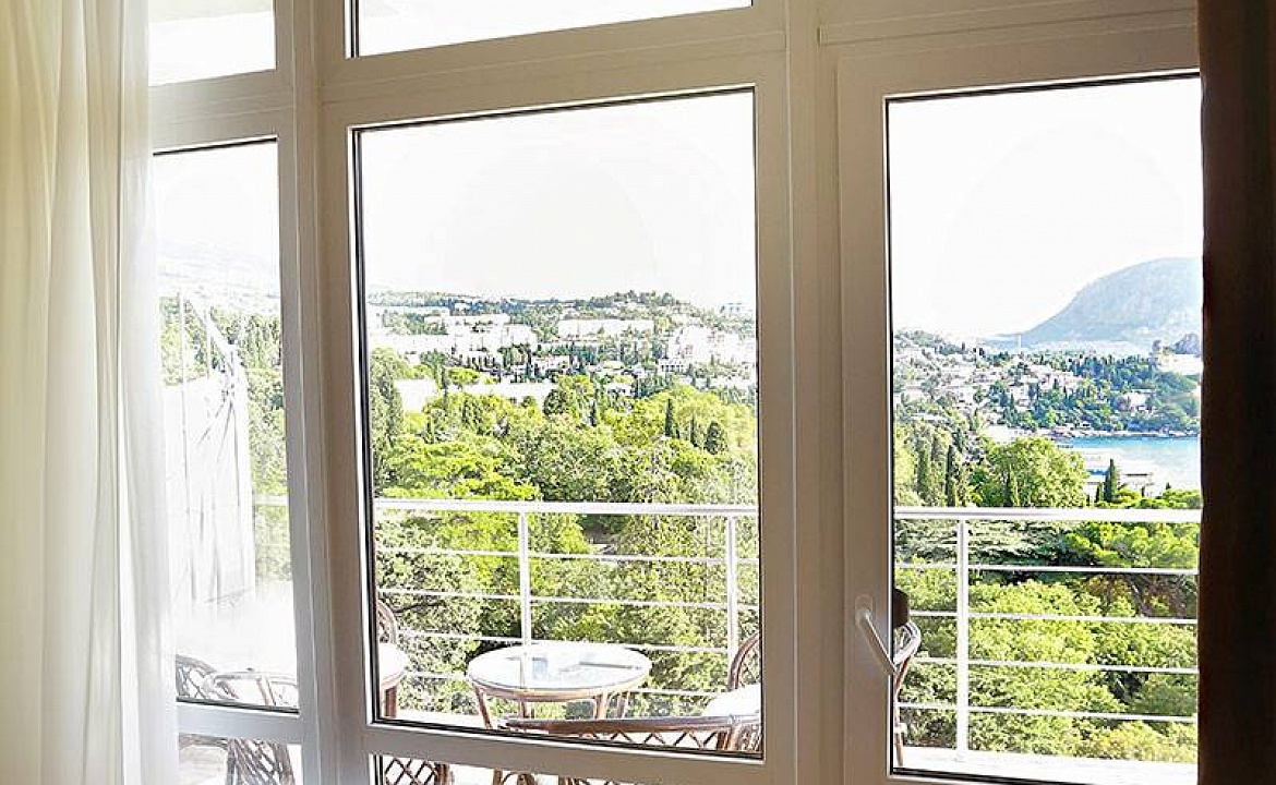 Комфорт плюс, 3 корпус. Гостиничный комплекс «Весёлый Хотэй». Гурзуф