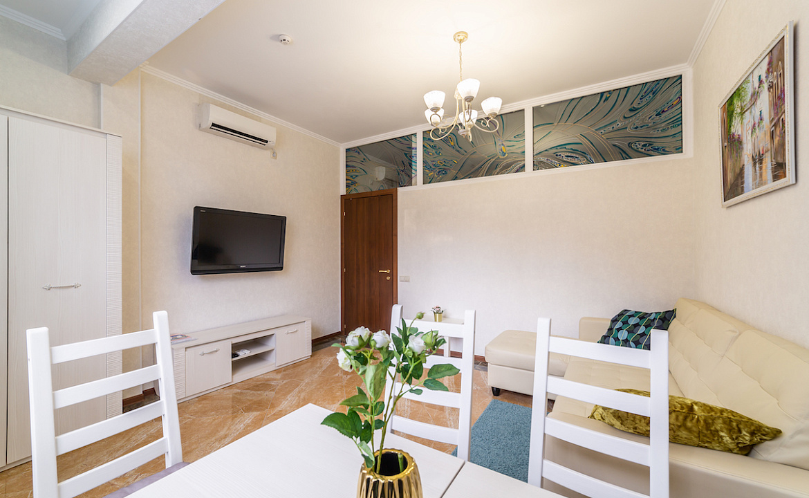 2 комнатная квартира в центре Сочи рядом с крупнейшим пляжным комплексом Ривьера. Уютные Квартиры в центре Сочи рядом с крупнейшим пляжным комплексом Ривьера. Сочи