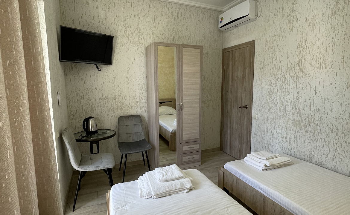 Стандарт с раздельными кроватями . Гостевой дом "Алхыд". Пицунда Стандарт с раздельными кроватями . Гостевой дом "Алхыд". Пицунда