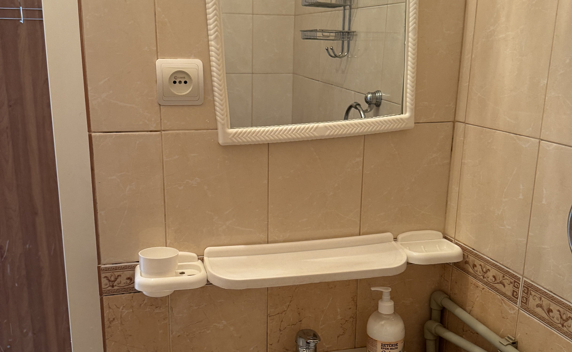 1 комнатный номер с балконом  . Гостевой дом "Пантера". Гагра