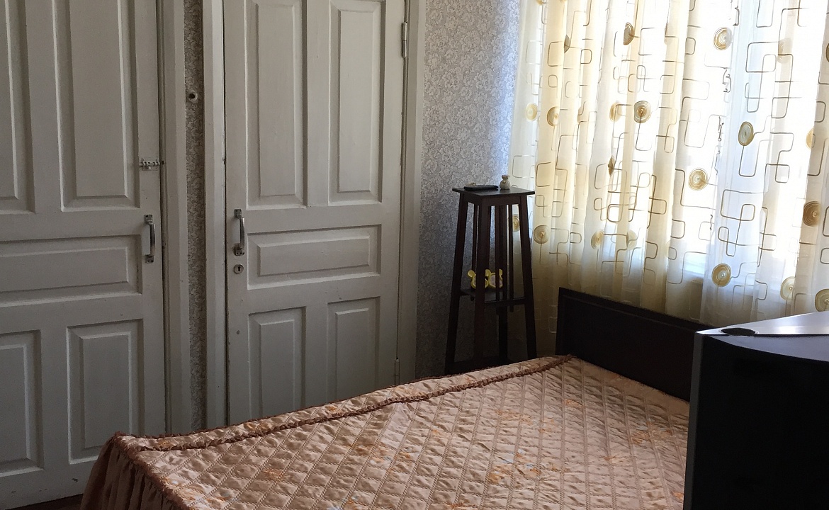 двухместный с одной кроваткой  . Гостевой дом В гостях у Заура. Сухум