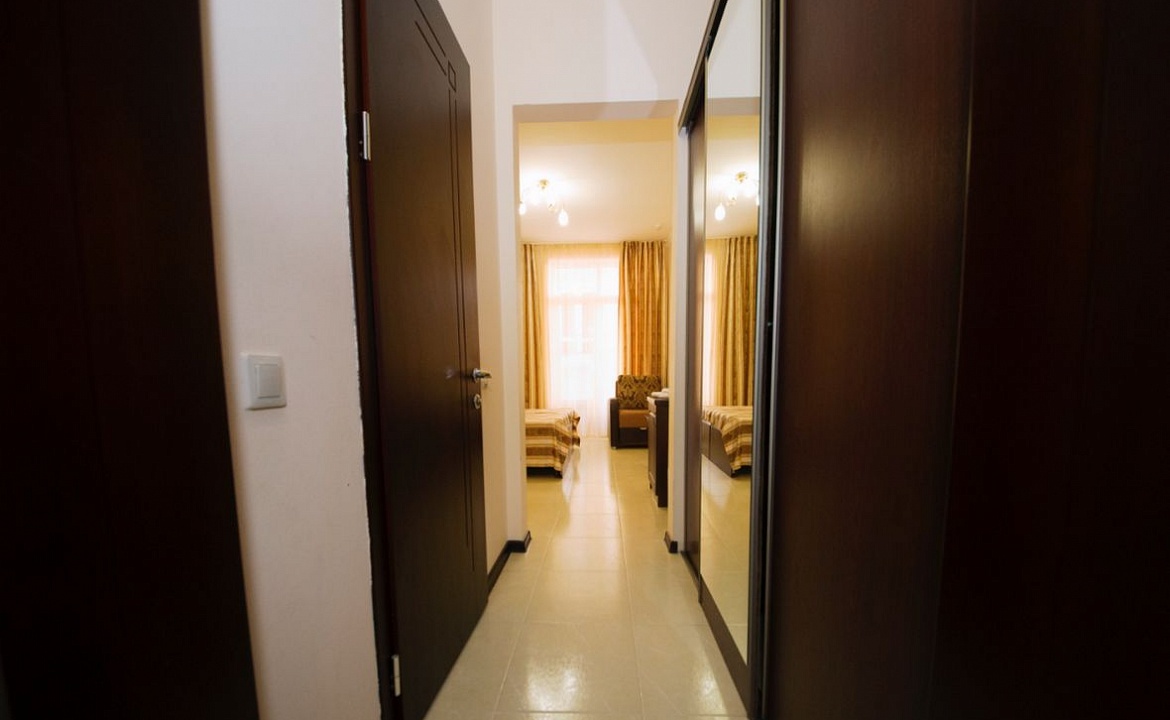 НОМЕР 3-х местный Полулюкс. Гостевой дом «У моря» Витязево. Витязево