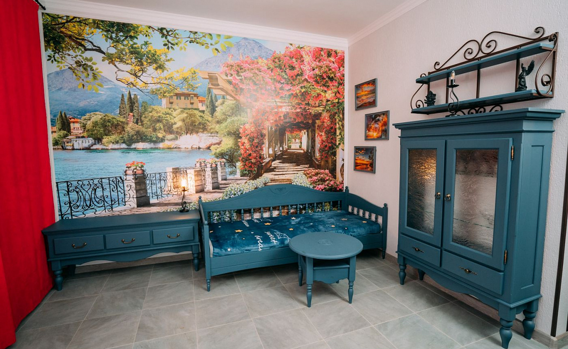 Вилла на две семьи. "Вилла и Бревенчатые дома в лесу" . Туапсе