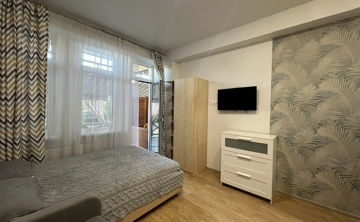 Апартамент с террасой 14к2. Светлая квартира с террасой и морем. Дагомыс