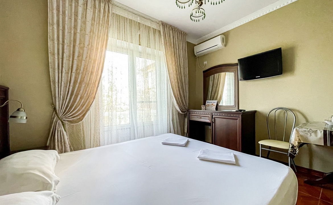 Полулюкс 2-х местный (с балконом). Anzhelina Family Hotel. Витязево