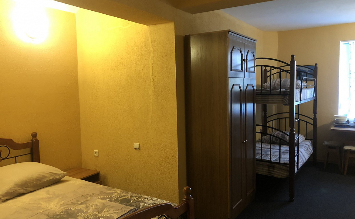 Четырехместный номер. Гостевой дом АнНи. Гаспра