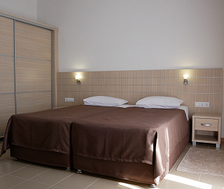 2-х местный каменный домик Комфорт с видом на море.. Отель Туристско-оздоровительный комплекс "Золотой пляж". 