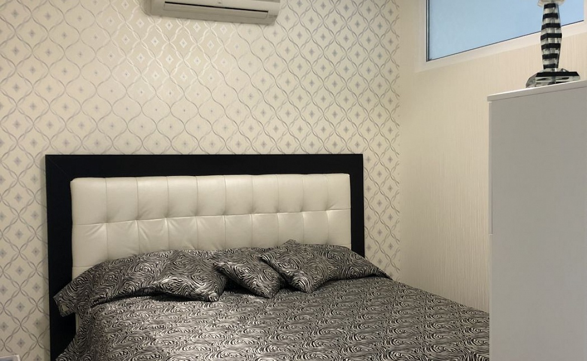 Апартаменты . Квартира в многоквартирном доме Апартаменты . Алушта