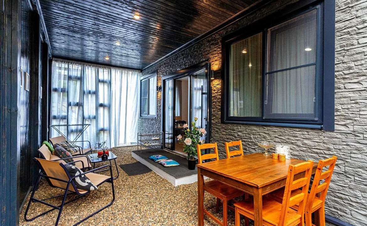 Половина дома (трехкомнатный люкс). Половина дома (трехкомнатный люкс) "У Жоровны". Геленджик Половина дома (трехкомнатный люкс). Половина дома (трехкомнатный люкс) "У Жоровны". Геленджик