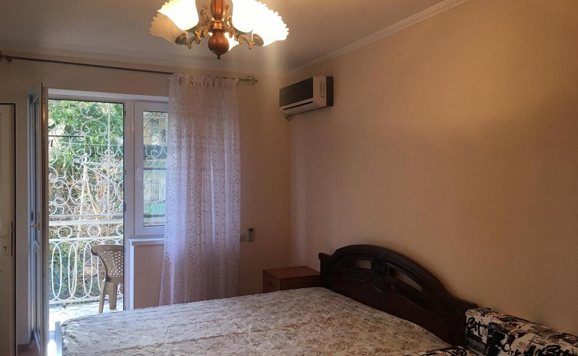 Однокомнатная квартира. Квартира в многоквартирном доме Однокомнатная квартира - Сухум. Сухум