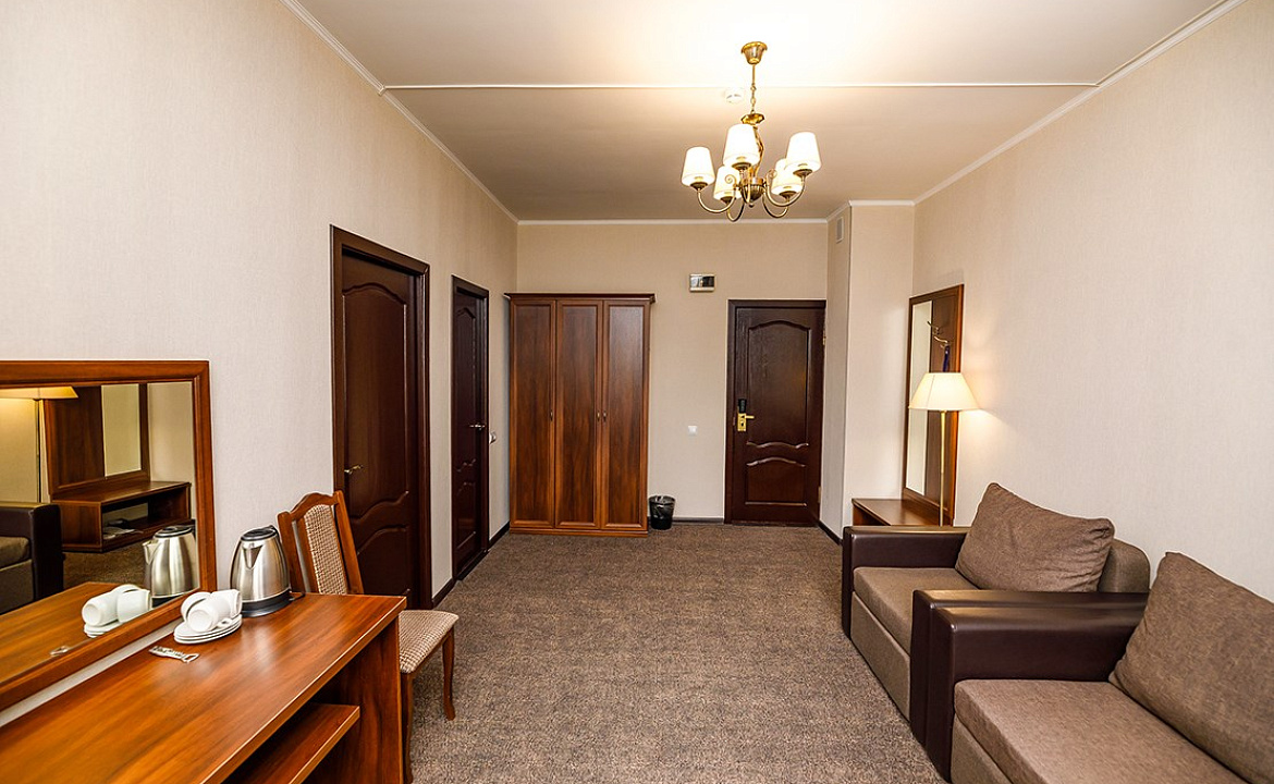 Стандарт двухкомнатный. Пансионат «Кавказ»★★★. Геленджик