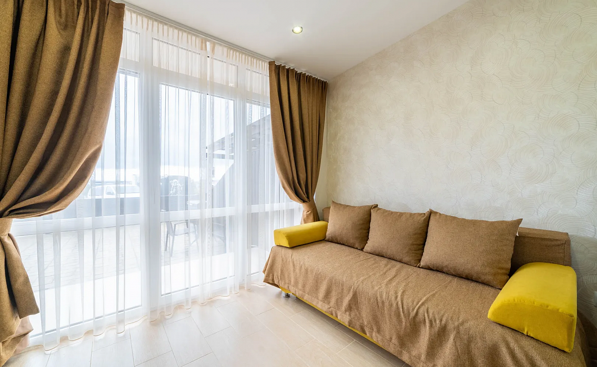 Deluxe Apartment ЖК Санни Хилл с собственным двориком. Апартаменты Deluxe ЖК Санни Хилл. Адлер