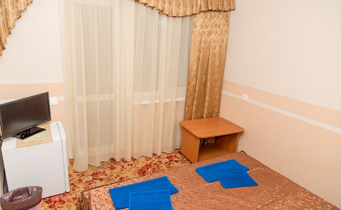 Трехместный номер класса стандарт со всеми удобствами. Гостевой дом "Ника" - Анапа. Анапа