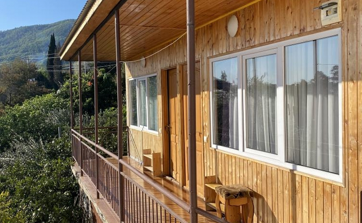 3-Местный номер стандарт. Гостевой дом "Ролан". Новый Афон