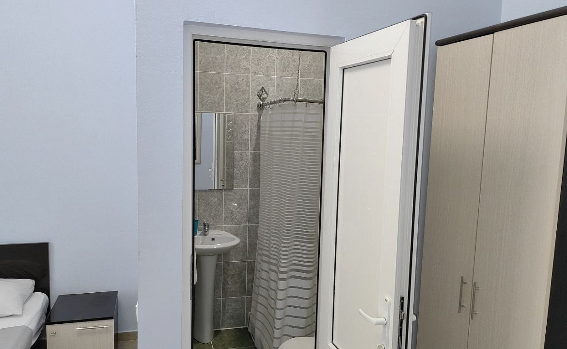 Стандартный номер на 1 этаже с 2 раздельными кроватями. Отель "Ниагара Фоллс". Сочи