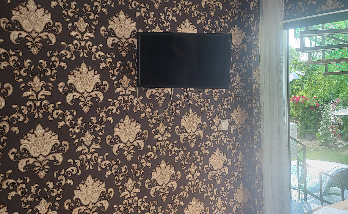 Четырех местный номер с гаражом. Гостевой дом Лето. Шепси