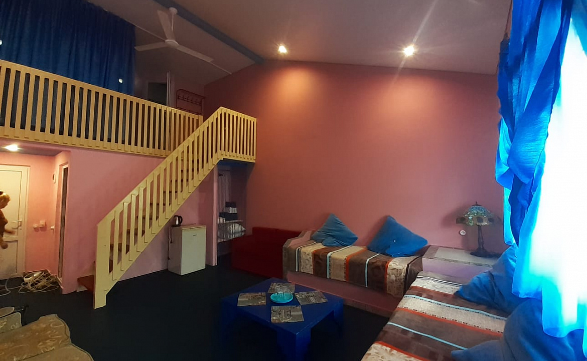 Дуплекс . "Бунгало". Пицунда