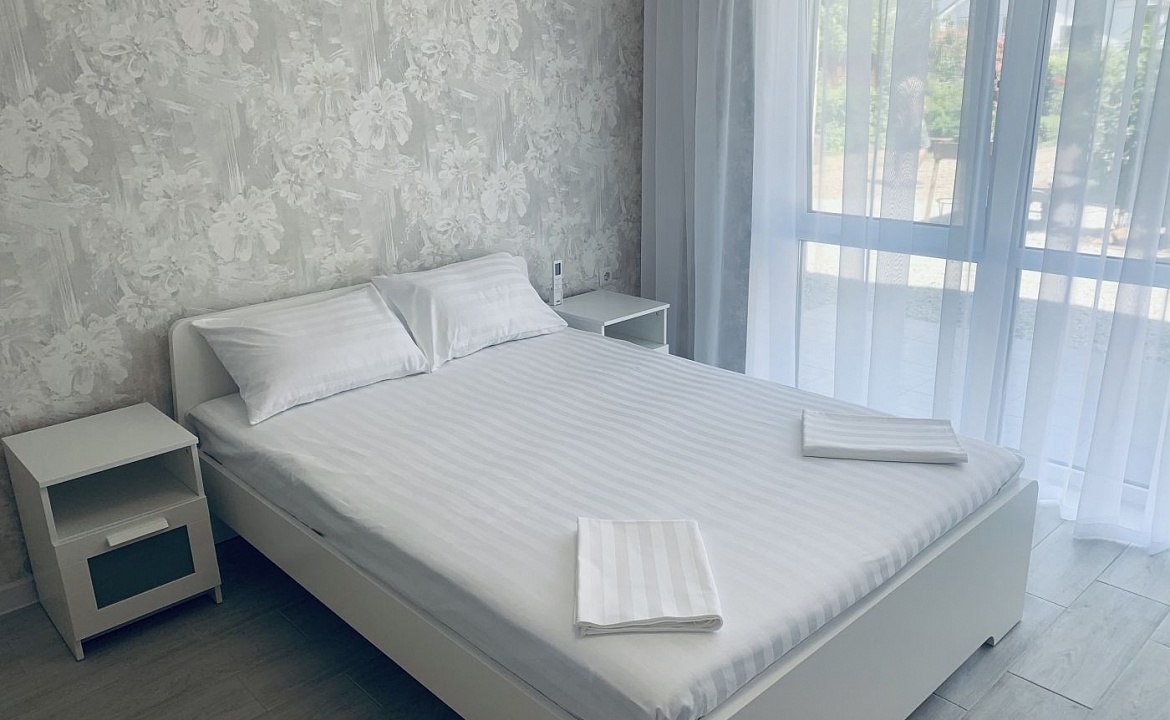 Трёхместный номер. Гостевой дом Valeri. Джубга