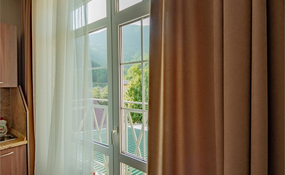 Апартаменты с видом на горы. Апартаменты "Гости". Красная Поляна