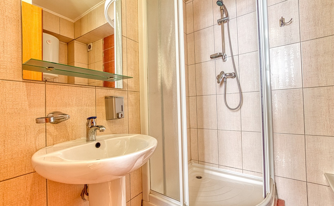 Комфорт (вид на горы). Отель «Интер». Утёс Комфорт (вид на горы). Отель «Интер». Утёс